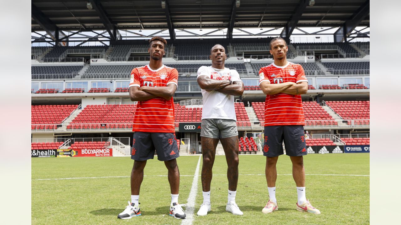 Chiefs WR Mecole Hardman meets with FC Bayern Munich players