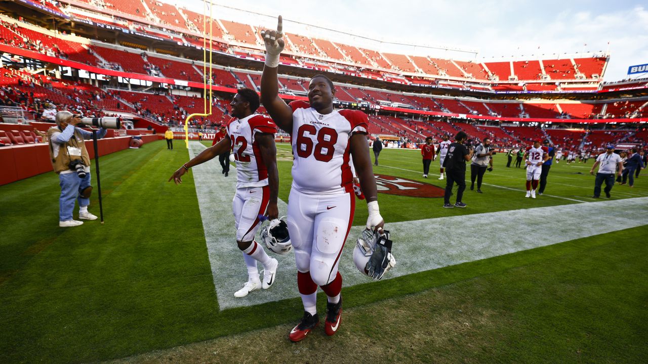 East Rutherford, New Jersey, USA. 24th Nov, 2019. Oakland Raiders defensive  tackle Johnathan Hankins (90) walks off the field after and injury on a  play during a NFL game between the Oakland