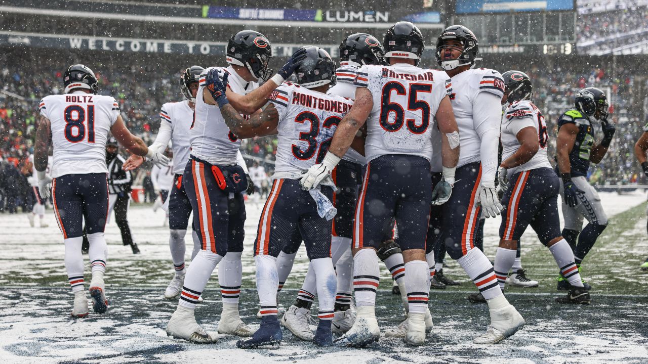 Photos: Seahawks' Lumen Field blanketed in snow for Bears game - Seattle  Sports