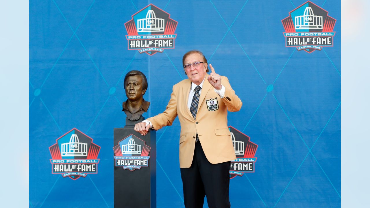 Pro Football Hall of Fame - The stage is set for tonight's Class of 2021  Enshrinement! #PFHOF21