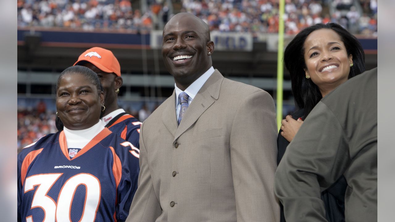 Terrell Davis, as radio guest, tears into Broncos after 'embarrassing' loss  against Miami, Denver Broncos