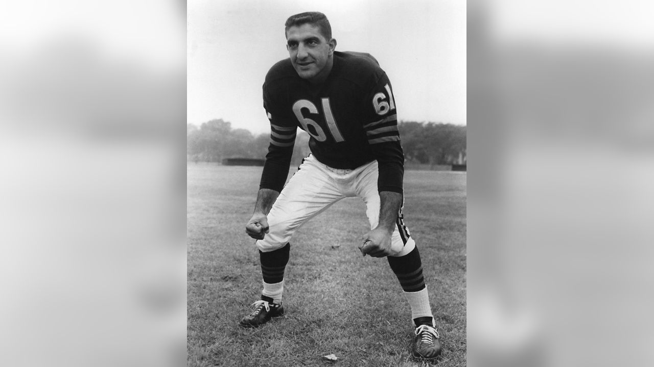 Bill George, middle linebacker with the Chicago Bears, is seen in this 1966  photograph. (AP Photo Stock Photo - Alamy