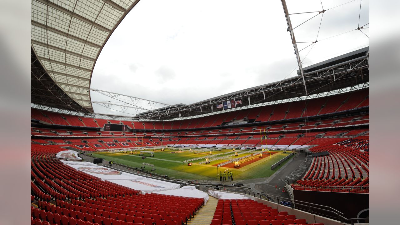 American Football - NFL - San Francisco 49ers v Denver Broncos - Wembley  Stadium Stock Photo - Alamy