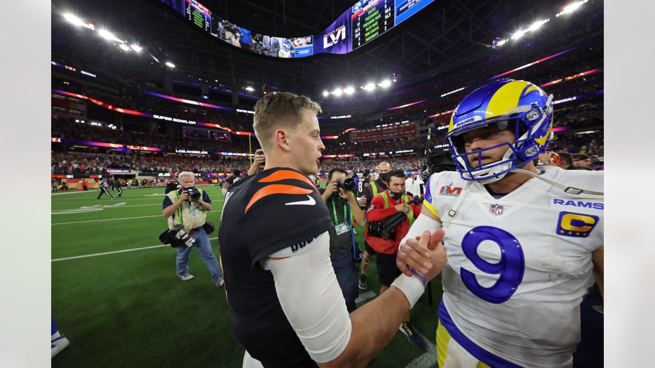 Los Angeles, USA. 14th Feb, 2022. Cincinnati Bengals' Ja'Marr Chase (L)  competes during the NFL Super Bowl LVI match between Cincinnati Bengals and  Los Angeles Rams at SoFi Stadium in Los Angeles