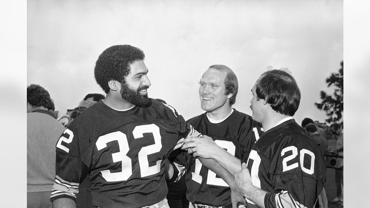 franco harris from the pittsburgh steelers