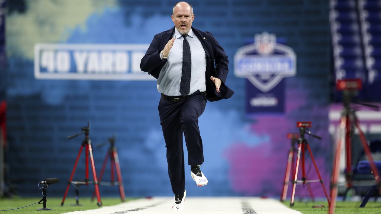 Rich Eisen sets new personal best in his yearly 40-yard dash