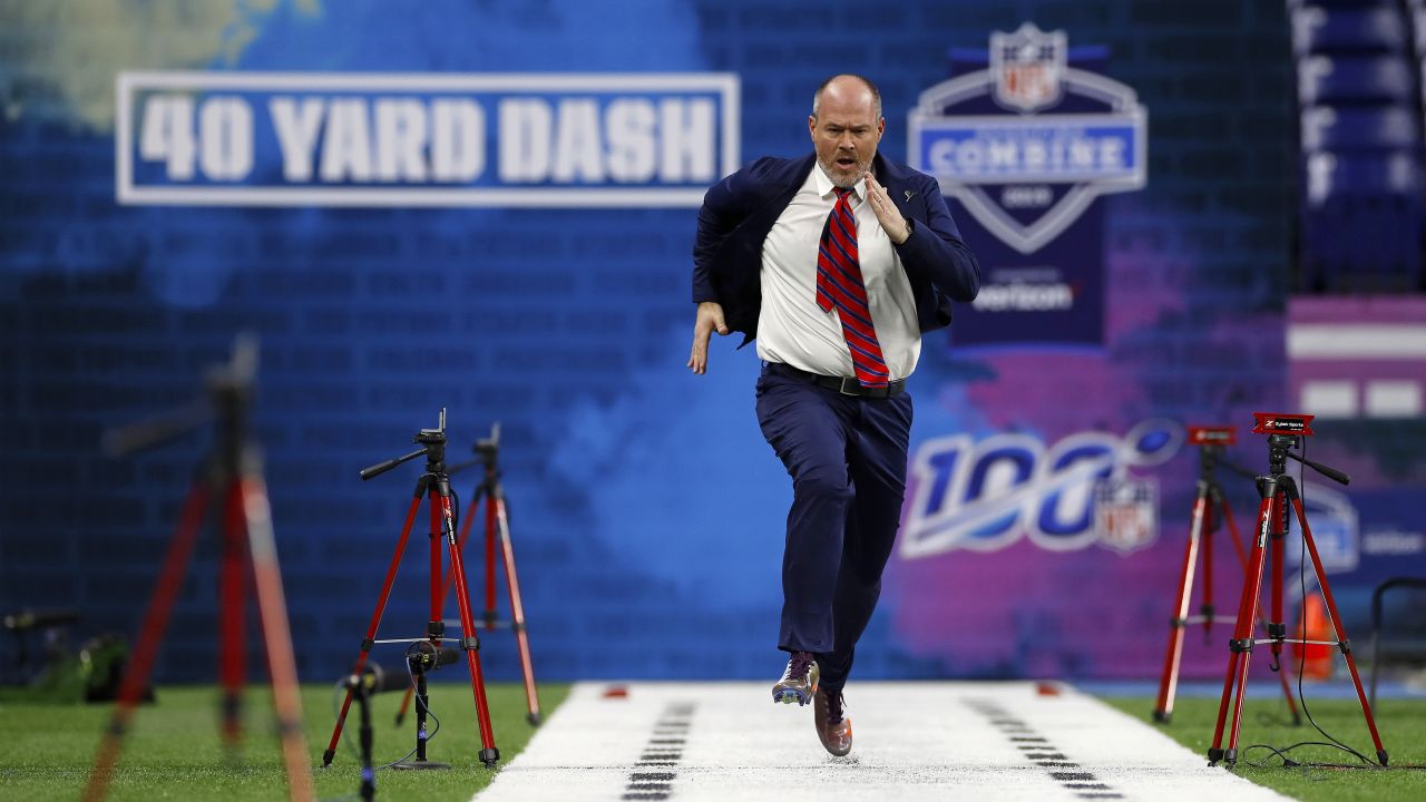 Rich Eisen 40-yard dash: NFL Network anchor breaks six seconds in NFL  Combine charity run - DraftKings Network