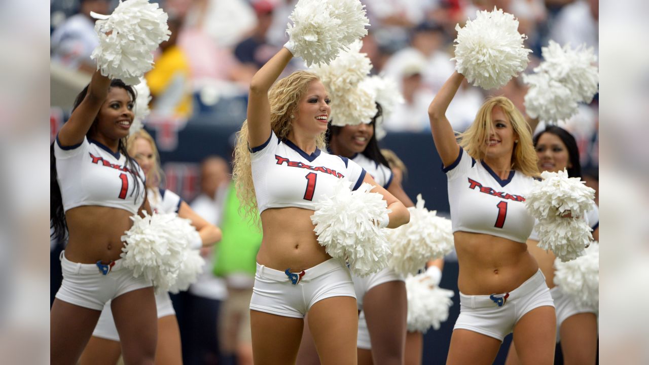 2012 NFL Cheerleaders: Week 15