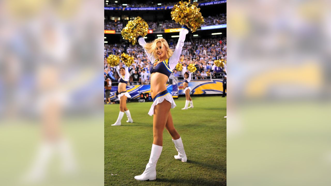 2008 NFL Cheerleaders : Week 14