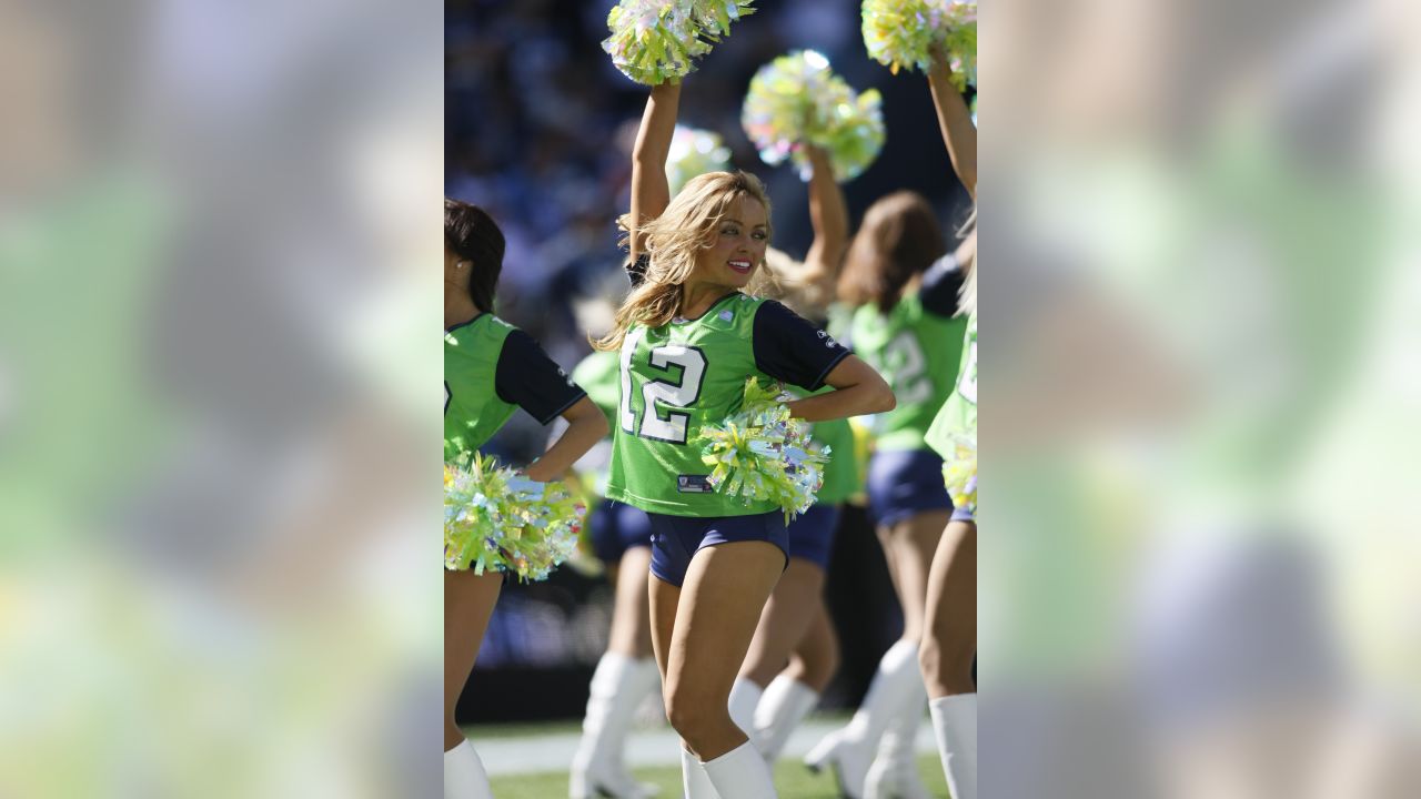 NFL Week 3: Cheerleader Takeover