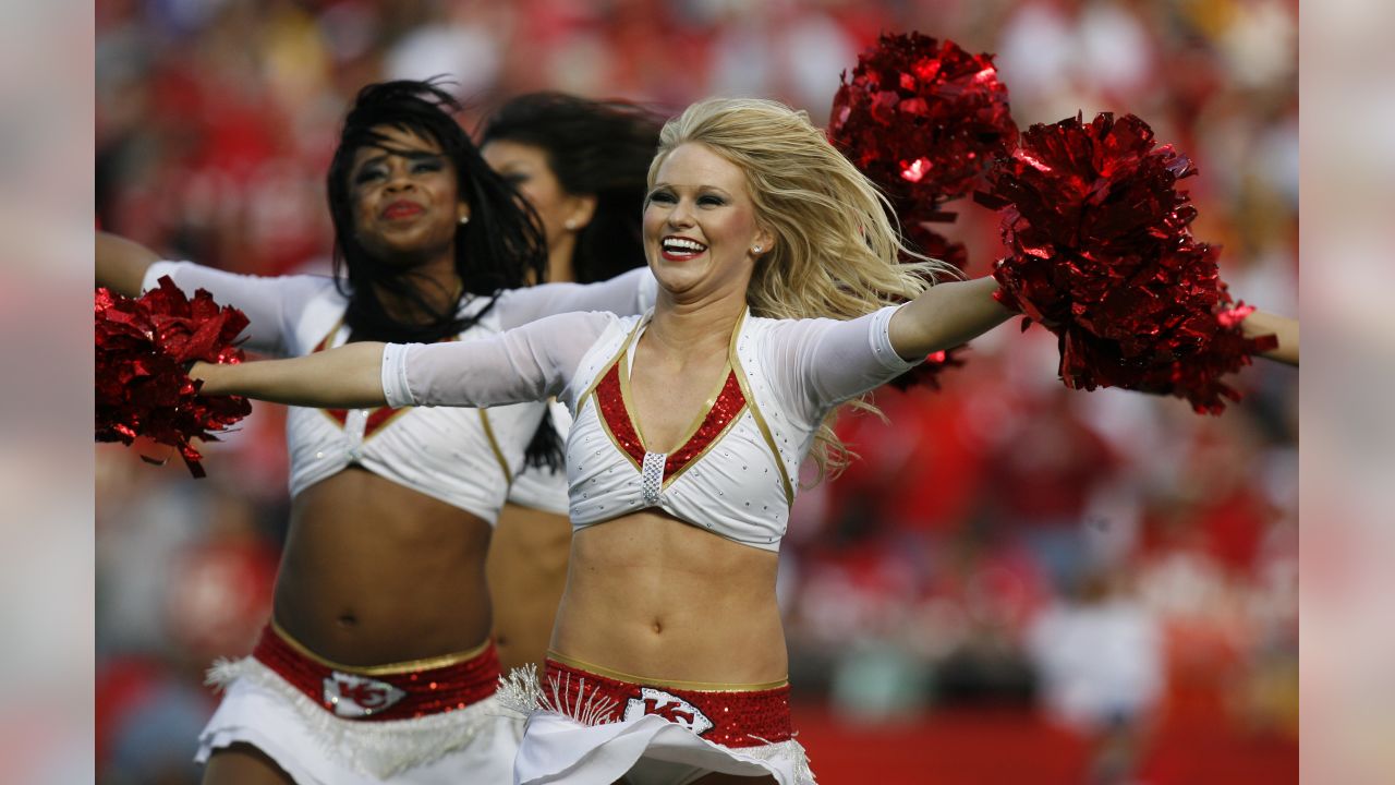 2010 NFL Cheerleaders: Week 11