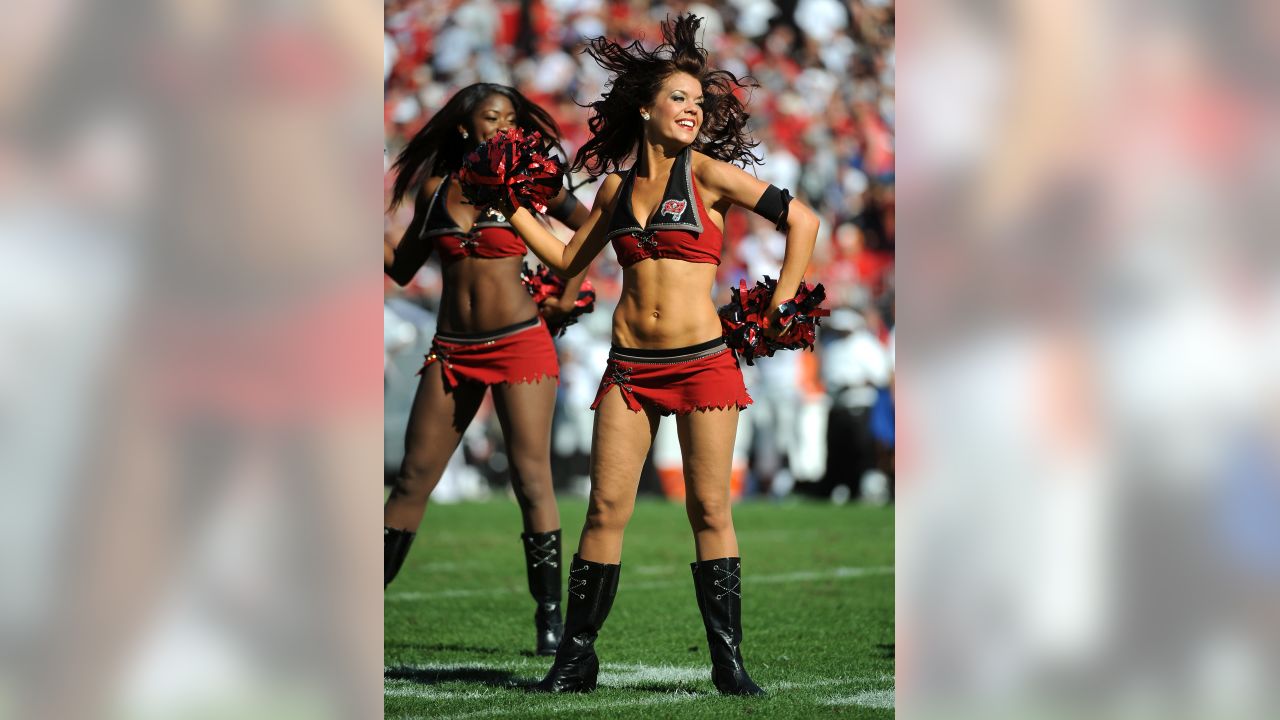 2008 NFL Cheerleaders : Week 14