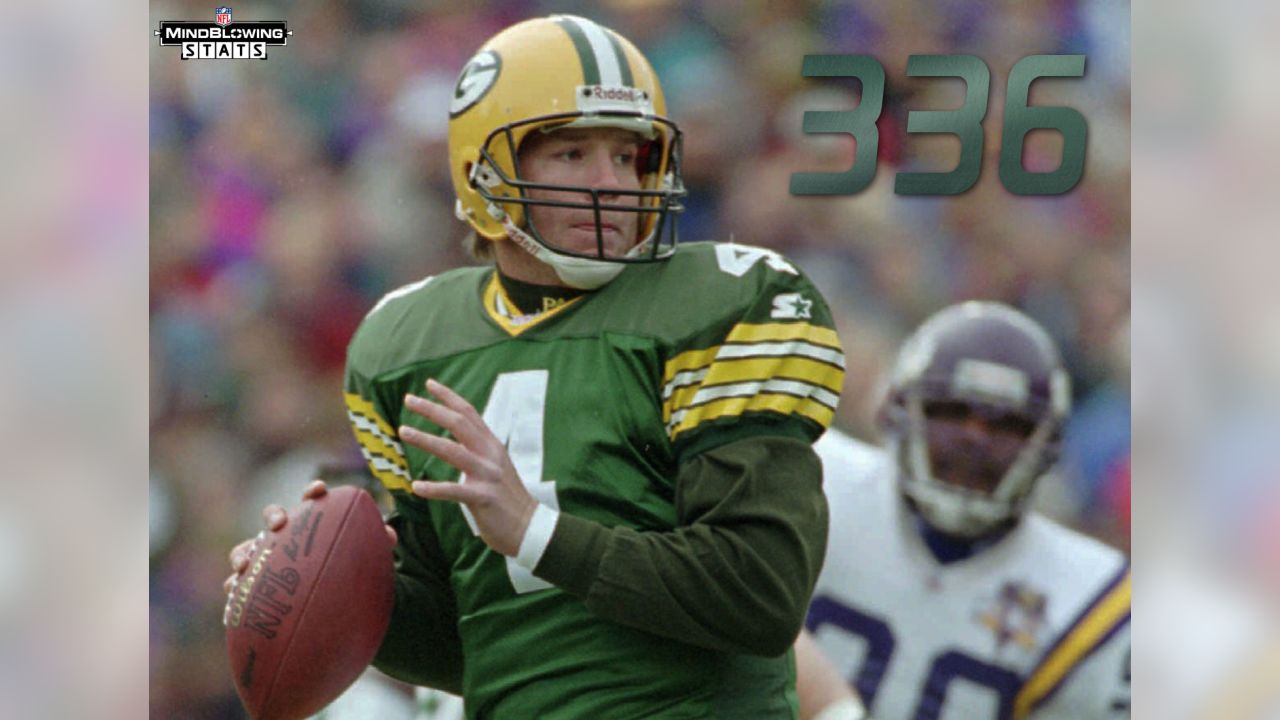 Aaron Rodgers vs. Brett Favre: Who Has the Better Record and Stats