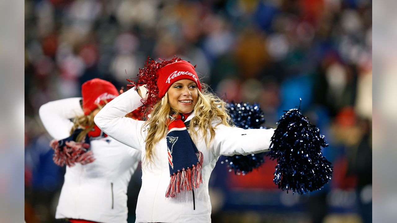 NFL Cheerleaders: Divisional Playoffs