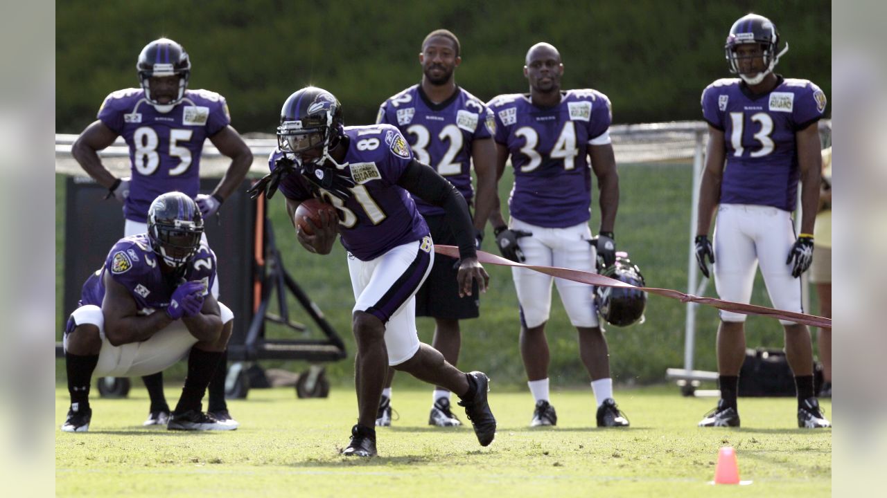 13 September 2010: Baltimore Ravens center Matt Birk (77) during