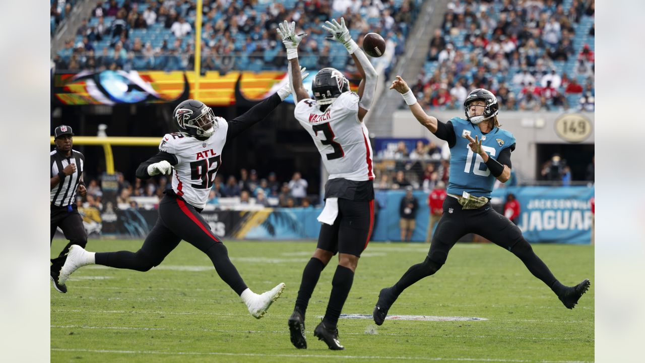 November 21, 2021 - Jacksonville, FL, U.S: San Francisco 49ers safety Talanoa  Hufanga (29) before 1st half NFL football game between the San Francisco  49ers and the Jacksonville Jaguars at TIAA Bank