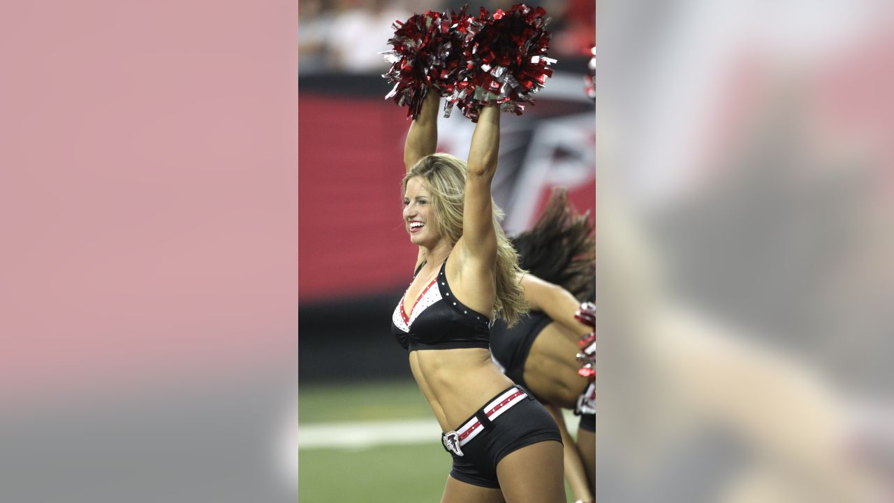 2010 NFL Cheerleaders: Week 11