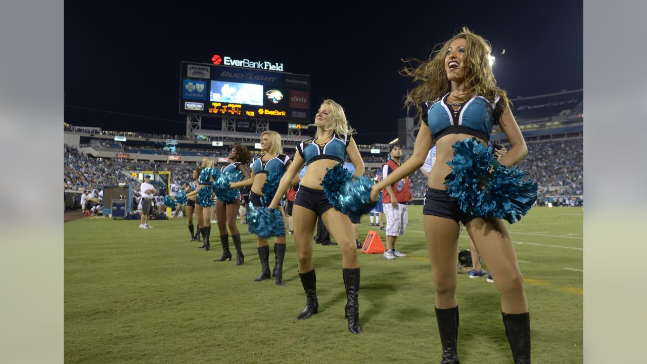 FOX Sports News, Scores, Schedules, Odds, Shows, Streams & Videos  Nfl  cheerleaders, Hottest nfl cheerleaders, Football cheerleaders