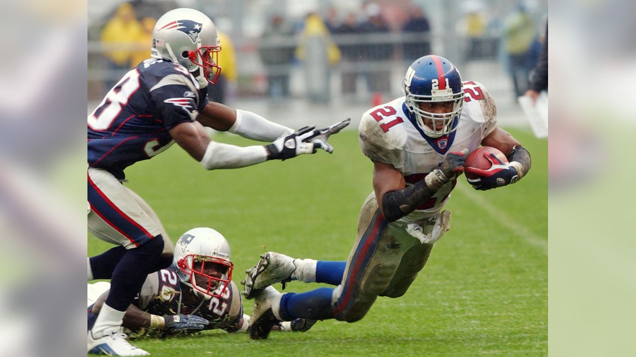 Hard-Hitting NFL Twins, Ronde and Tiki Barber - Muscle & Fitness