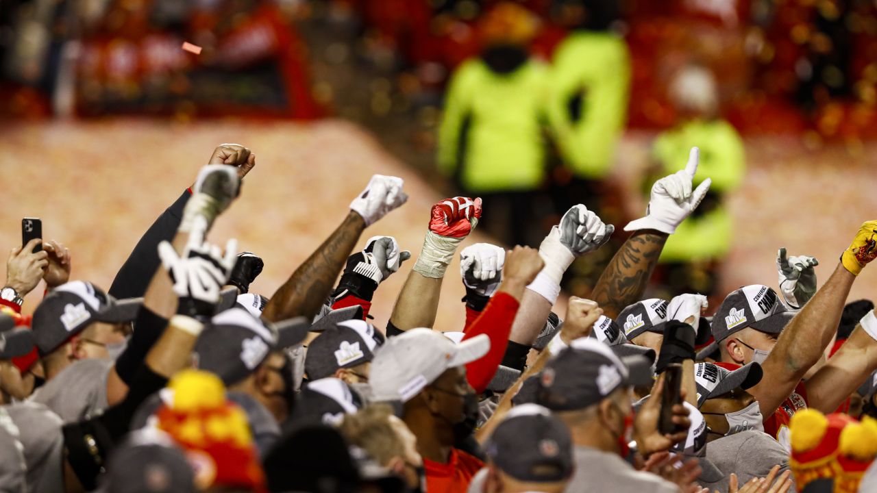 Kansas City fans celebrate Chiefs' AFC Championship win