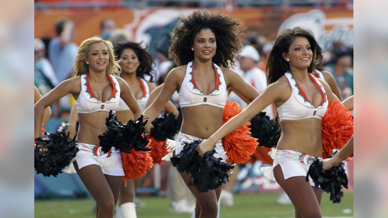 2009 NFL Cheerleaders: Week 11