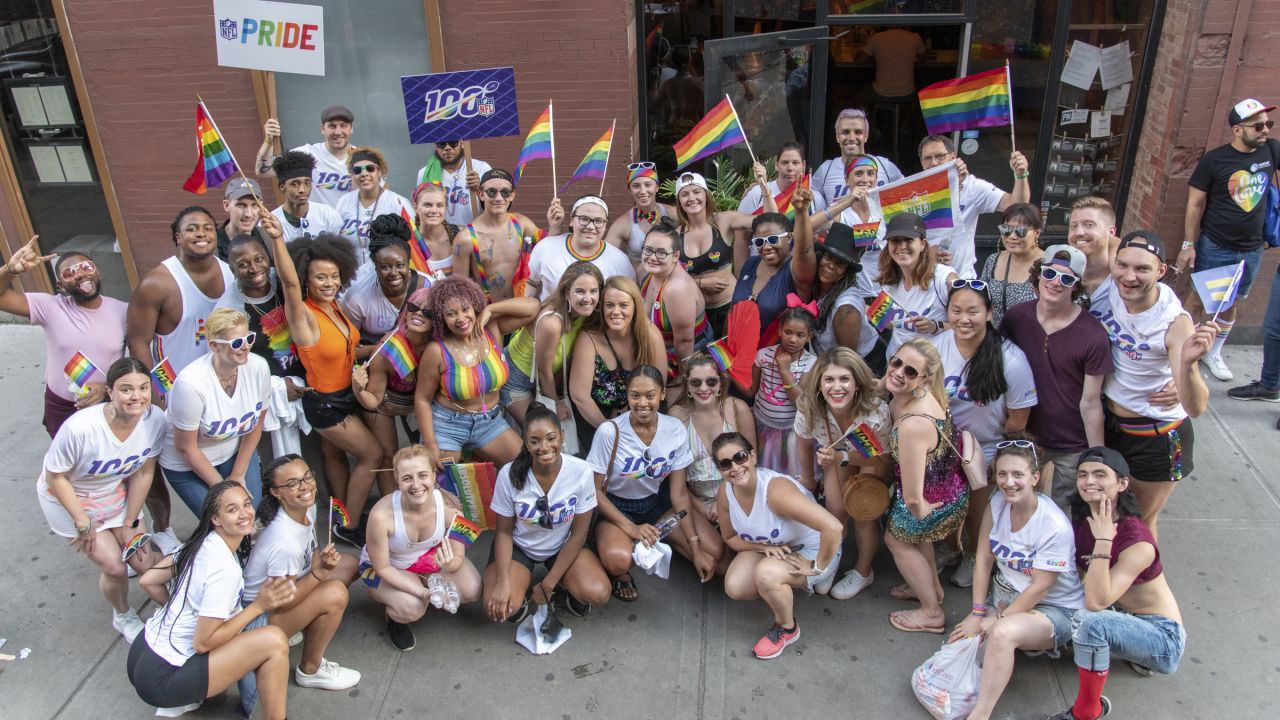 NFL players and staff showed out to support the NYC #Pride parade