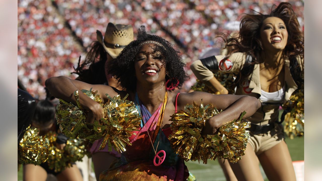 2011 NFL Cheerleaders: Week 7