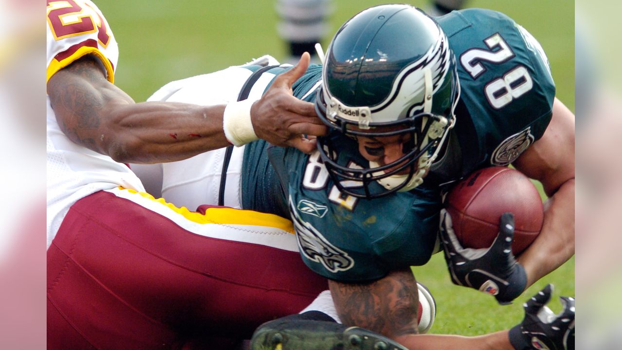 Washington Redskins wide receiver Antwaan Randle El returns a punt in the  first quarter as the Dallas Cowboys faced the Washington Redskins at FedEx  Field in Landover, Maryland, Sunday, December 30, 2007. (