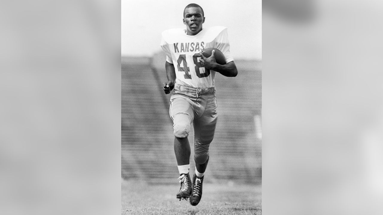 Remembering Gale Sayers, Salukis