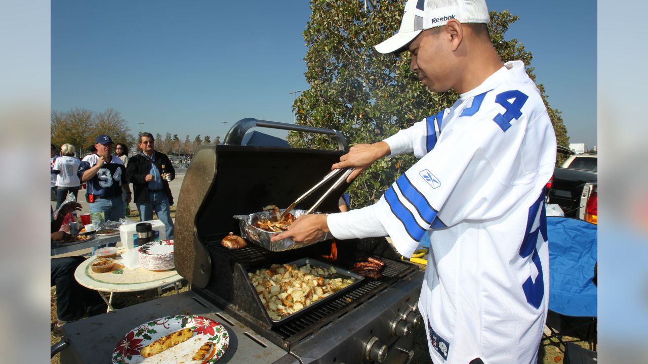 Thanksgiving Game Day Food Preparations For Over 90K Cowboys Fans