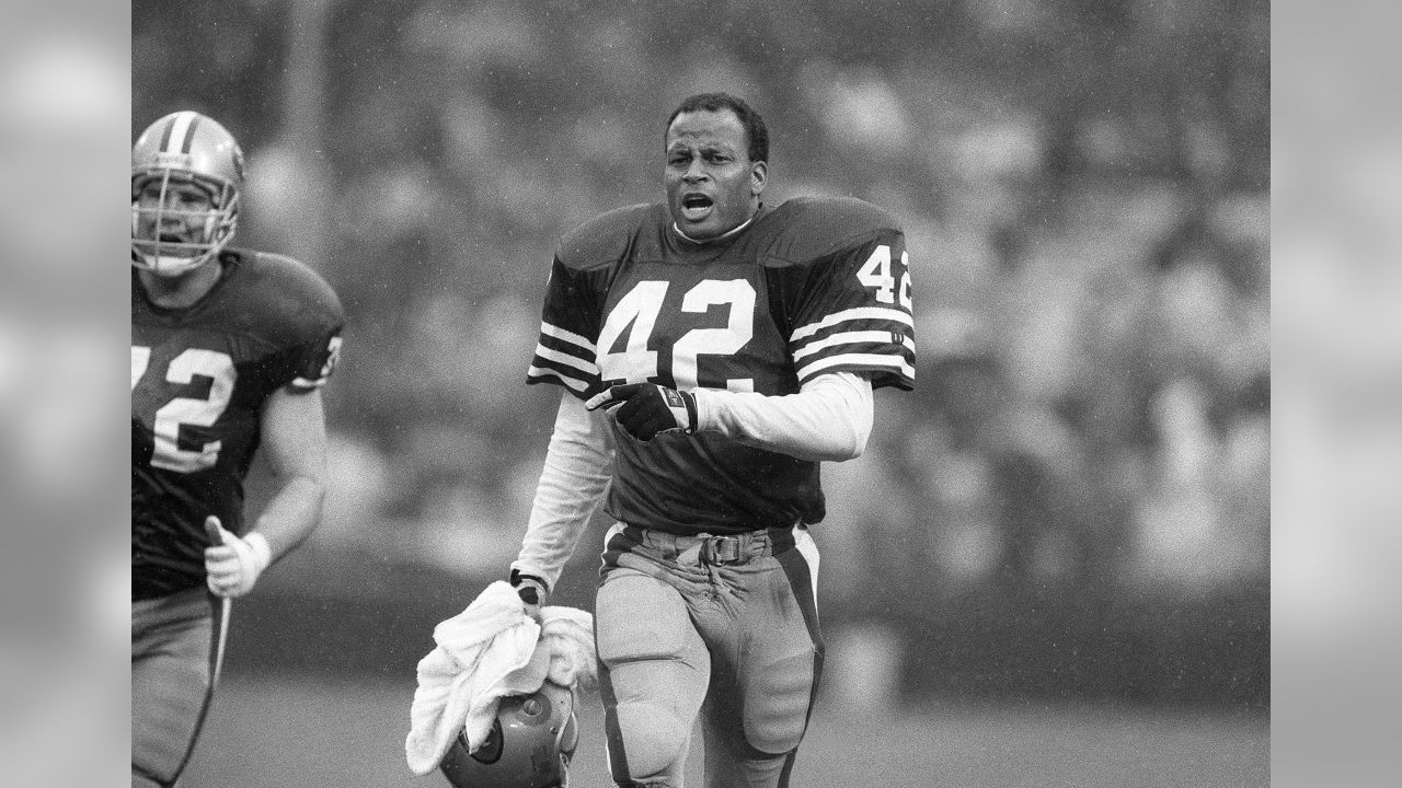 THE BLACK HOLE - Many knew him as a member of that team across the bay but  C'mon, didn't Ronnie Lott look good in Sliver & Black???