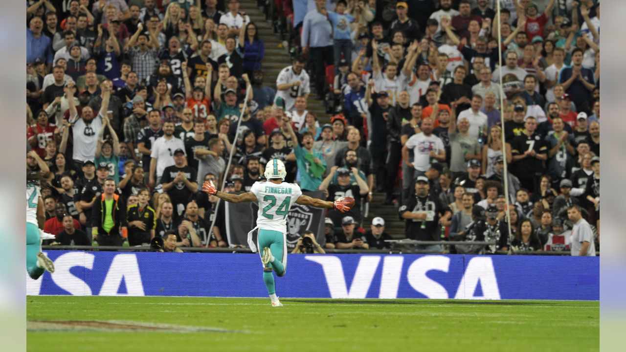 Miami Dolphins 38-14 Oakland Raiders: Rampant Dolphins thrash Raiders at  Wembley Stadium - Mirror Online