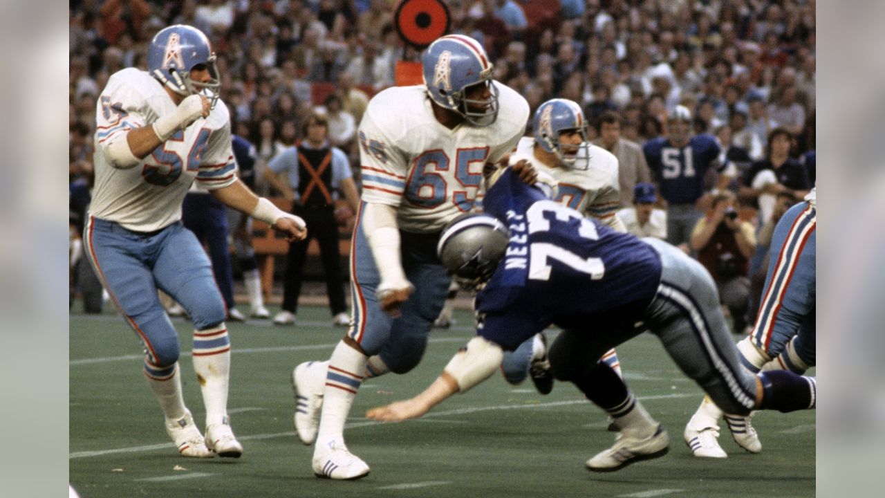 Curley Culp of the Houston Oilers in action against the Baltimore News  Photo - Getty Images