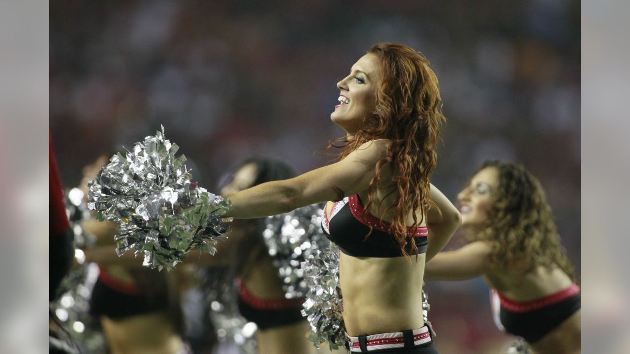 Atlanta Falcons Cheerleaders Photos from Week 7 – Ultimate