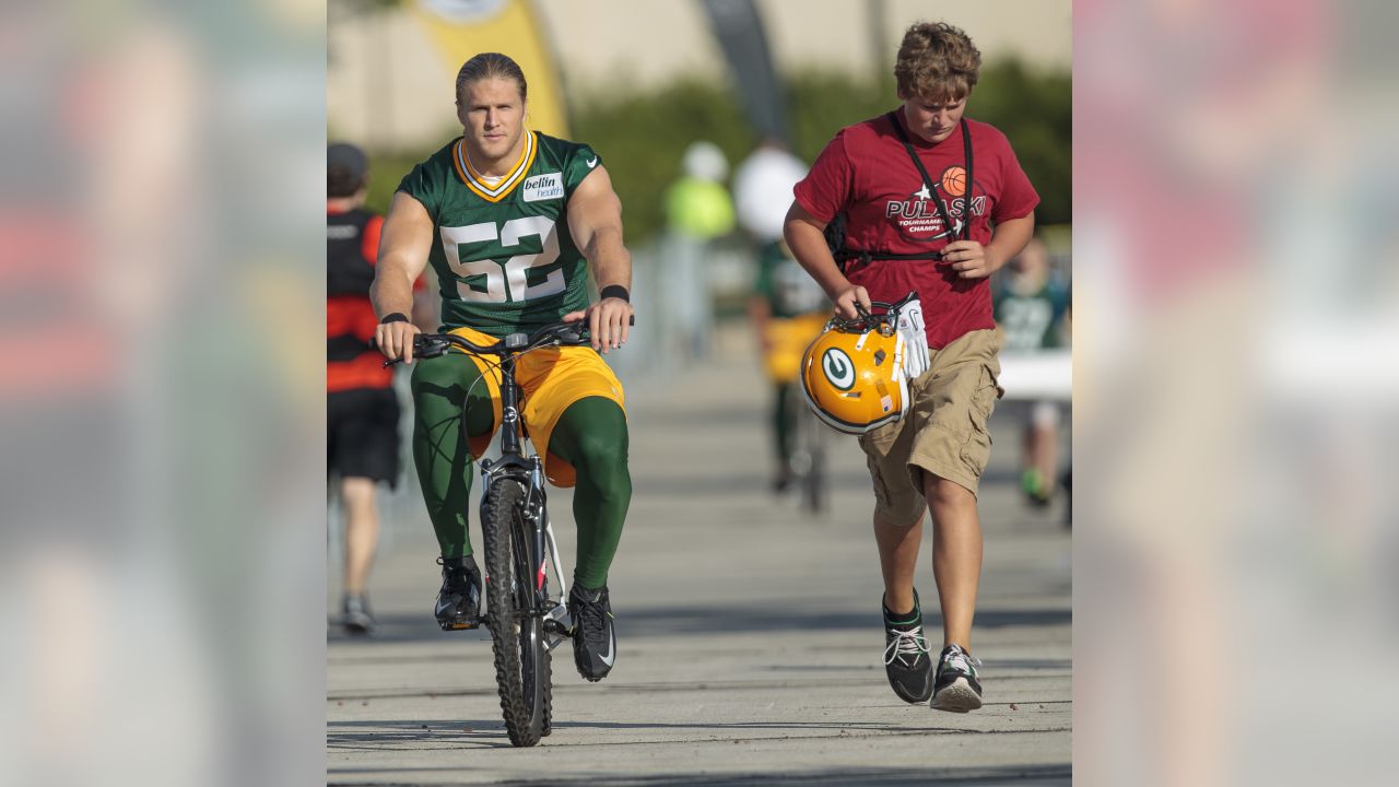 Green Bay Packers on X: Biking to work 