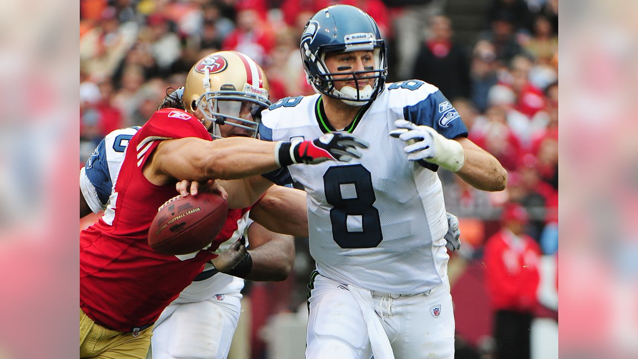 Seattle Seahawks Lofa Tatupu takes the field before the action against the  New York Giants in an NFL football game, Sunday, Nov. 7, 2010, in Seattle.  (AP Photo/Ted S. Warren Stock Photo 