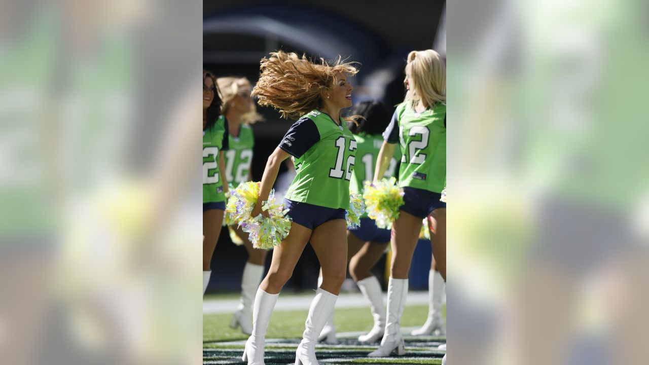 NFL Week 3: Cheerleader Takeover