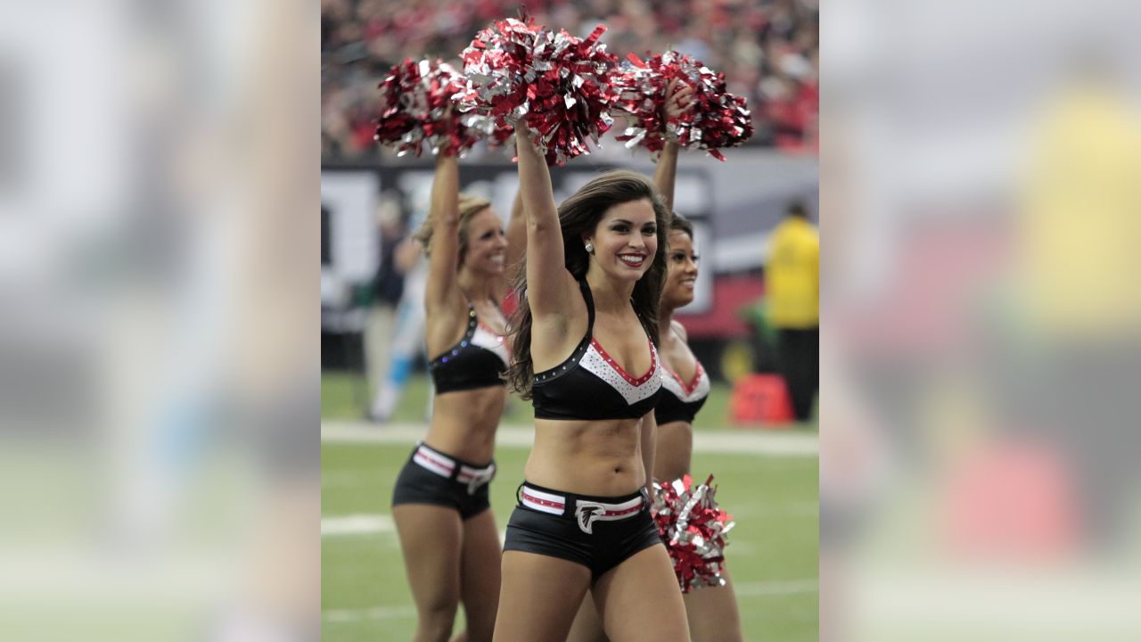 NFL Cheerleaders - Week 17