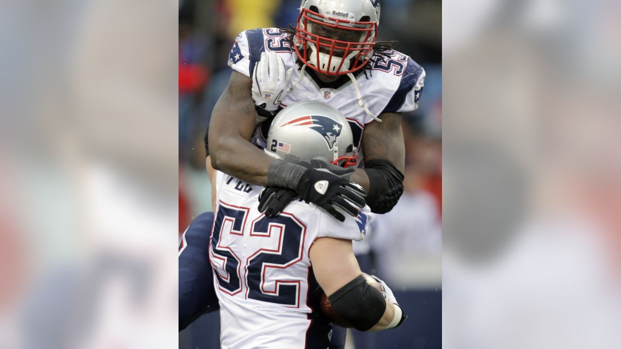 Buffalo Bills' Naaman Roosevelt (18) can't make the catch under