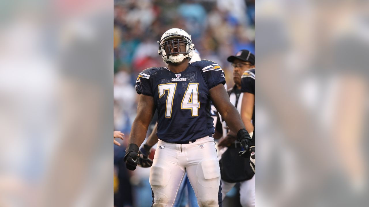 DARRIN SPROLES SAN DIEGO CHARGERS THROWBACK UNIFORM ACTION PHOTO