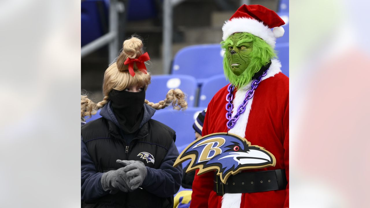 NFL players, teams celebrate Christmas Day on social media