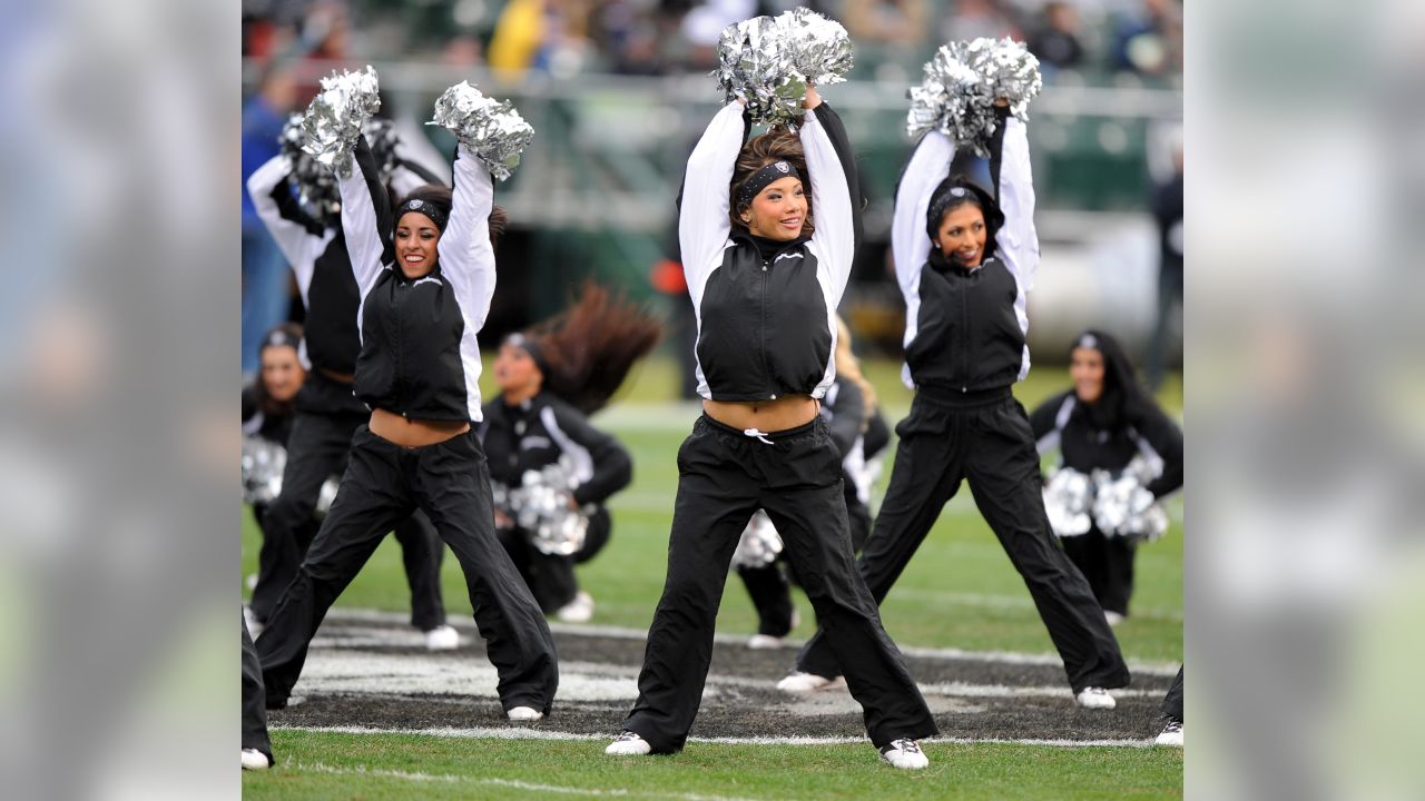 2008 NFL Cheerleaders : Week 14