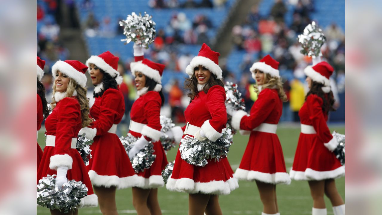 PHOTOS: NFL Cheerleaders Christmas Eve