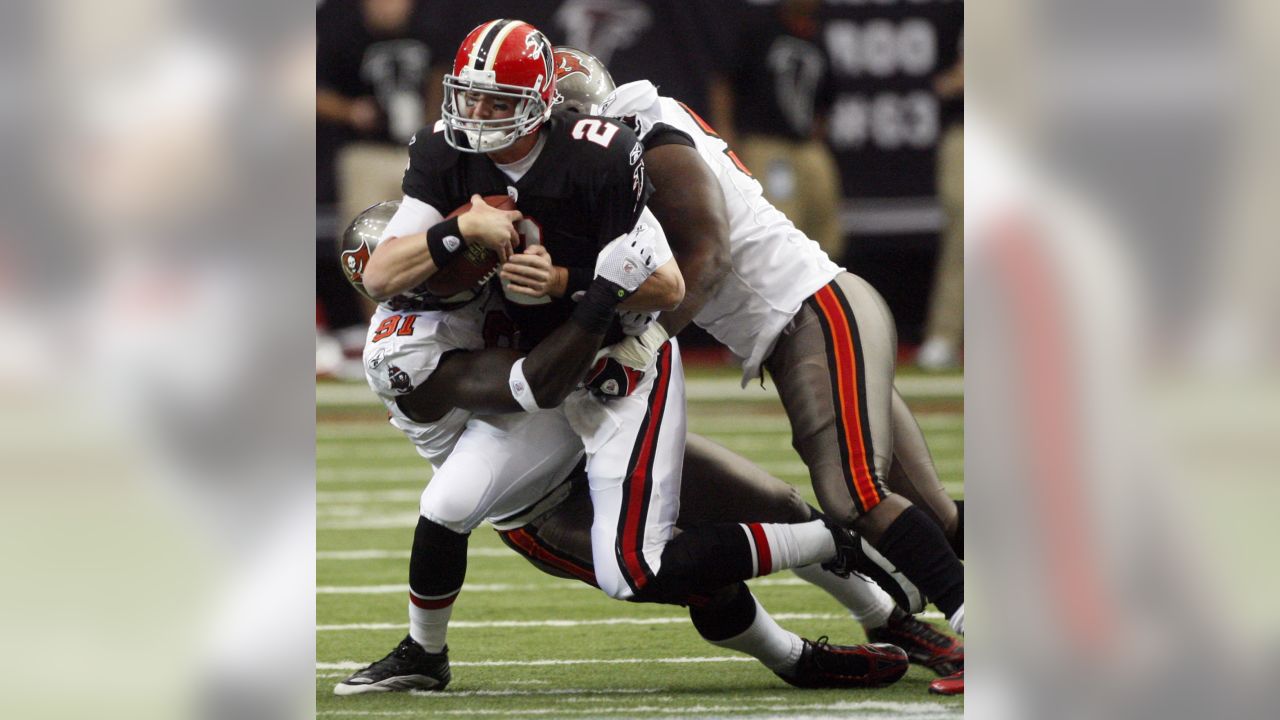 Tampa Bay Buccaneers player Quincy Black (58) and Barrett Ruud (51