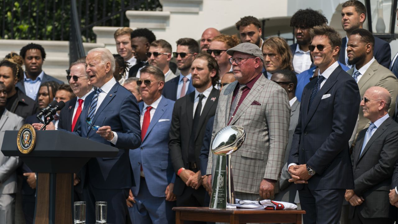 Biden will invite Super Bowl champs Bucs, Lakers to White House