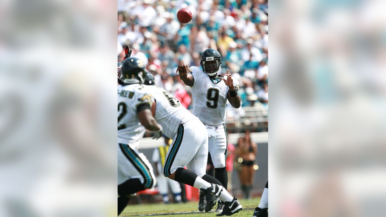 Atlanta Falcons tight end Alge Crumpler celebrates a Falcons News Photo  - Getty Images