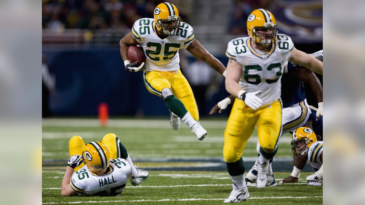 Green Bay Packers quarterback Brett Favre, seen in this December 16, 2007  file photo, is seen on the sideline during the packers game against the St.  Louis Rams in St. Louis on