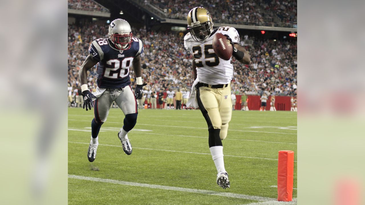 Miami Dolphins Reggie Bush runs into the end zone to score against the  Washington Redskins in the 4th quarter. The Miami Dolphins defeated the  Washington Redskins, 20-9, at Sun Life Stadium in