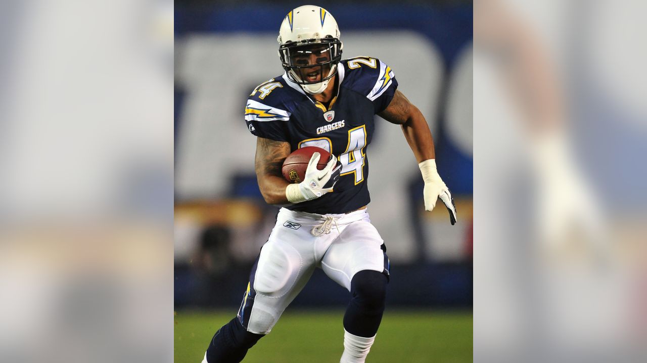 San Diego Chargers running back Ryan Mathews (24), right, runs