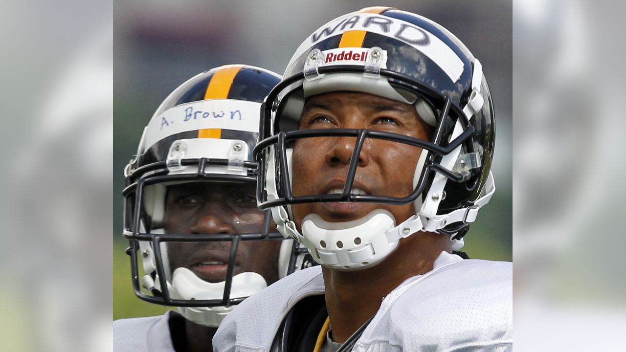 Pittsburgh Steelers' Hines Ward (86) laughs before taking on the